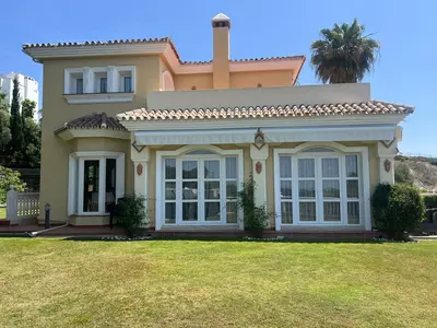 Detached Villa in Selwo