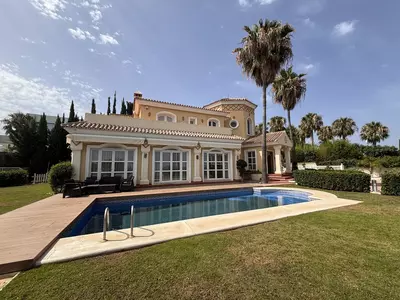 Detached Villa in Selwo