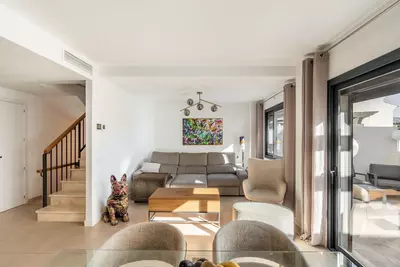 Townhouse in El Paraiso