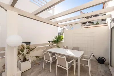 Townhouse in El Paraiso