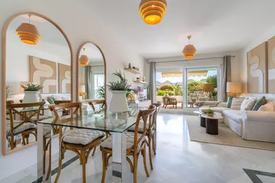 Middle Floor Apartment in Nueva Andalucía