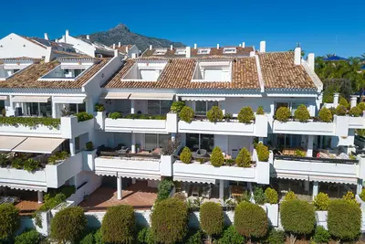 Middle Floor Apartment in Nueva Andalucía