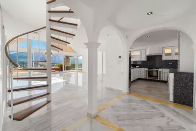 Penthouse Duplex in Nueva Andalucía