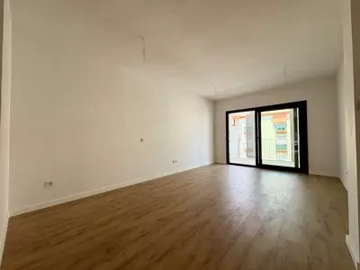 Middle Floor Apartment in Estepona