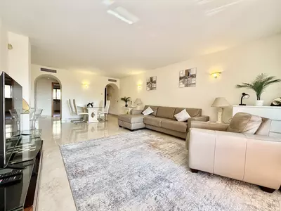Middle Floor Apartment in Benahavís