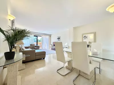 Middle Floor Apartment in Benahavís