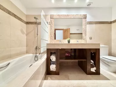 Middle Floor Apartment in Benahavís
