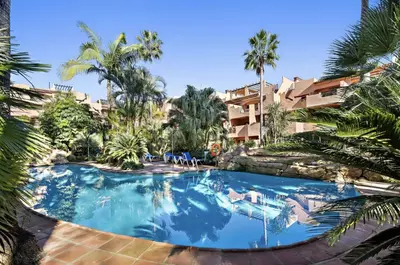 Middle Floor Apartment in Benahavís