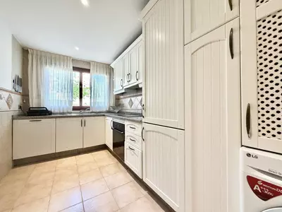 Middle Floor Apartment in Benahavís