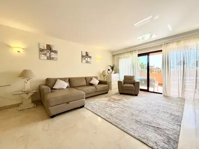 Middle Floor Apartment in Benahavís