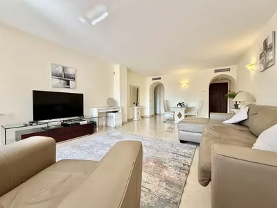 Middle Floor Apartment in Benahavís