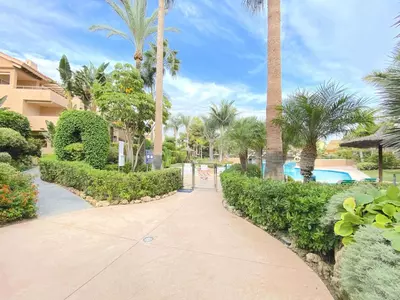Middle Floor Apartment in Río Real