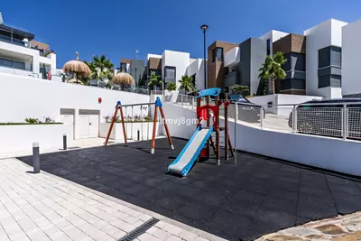 Middle Floor Apartment in Cabopino