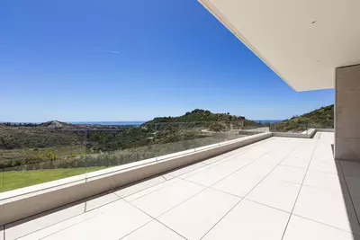 Middle Floor Apartment in Benahavís