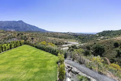 Middle Floor Apartment in Benahavís