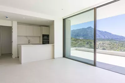 Middle Floor Apartment in Benahavís