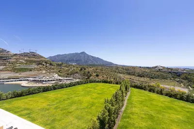 Middle Floor Apartment in Benahavís