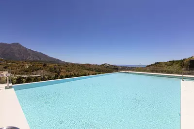 Middle Floor Apartment in Benahavís
