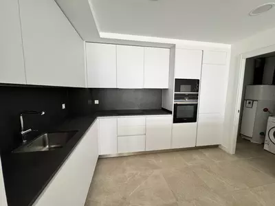 Middle Floor Apartment in Estepona