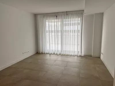 Middle Floor Apartment in Estepona