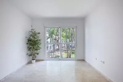 Middle Floor Apartment in Cancelada