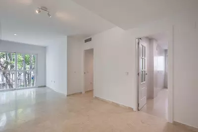 Middle Floor Apartment in Cancelada