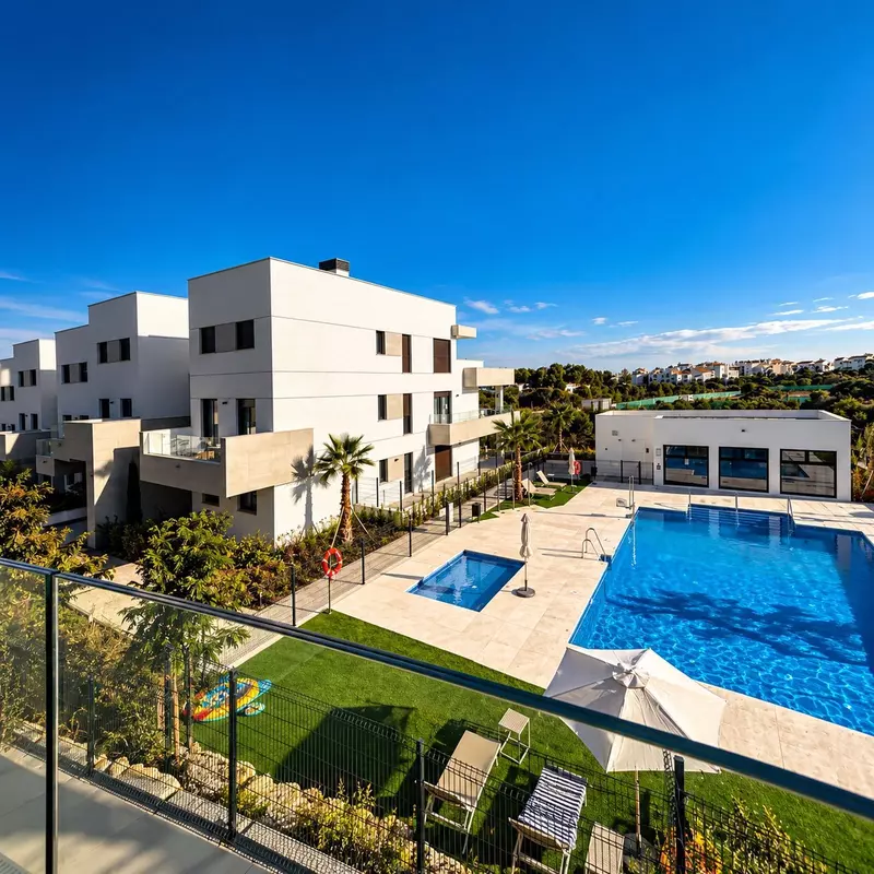 Middle Floor Apartment in Estepona