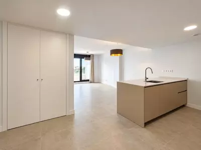 Middle Floor Apartment in Estepona