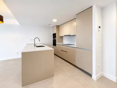 Middle Floor Apartment in Estepona