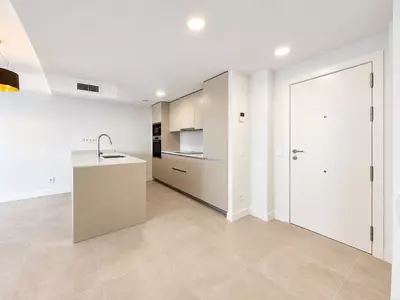 Middle Floor Apartment in Estepona