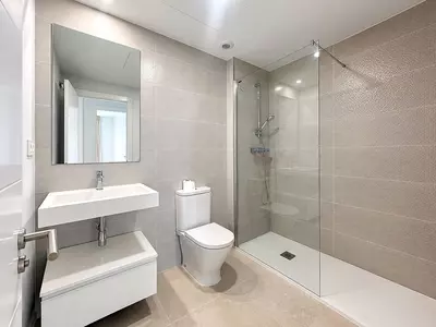 Middle Floor Apartment in Estepona