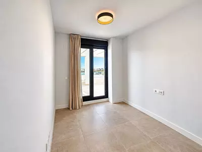 Middle Floor Apartment in Estepona