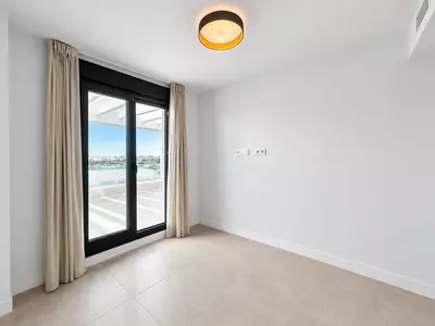 Middle Floor Apartment in Estepona