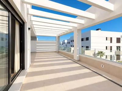 Middle Floor Apartment in Estepona