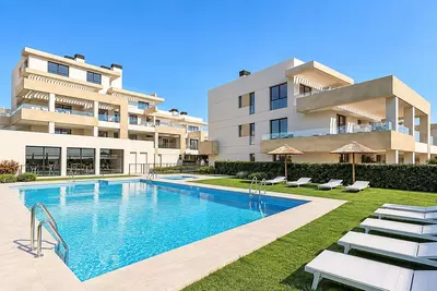 Middle Floor Apartment in Estepona