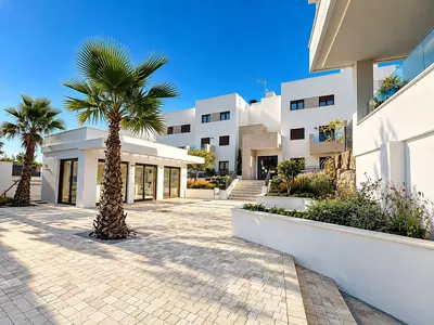 Middle Floor Apartment in Estepona