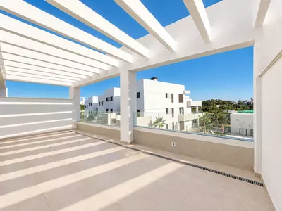 Middle Floor Apartment in Estepona