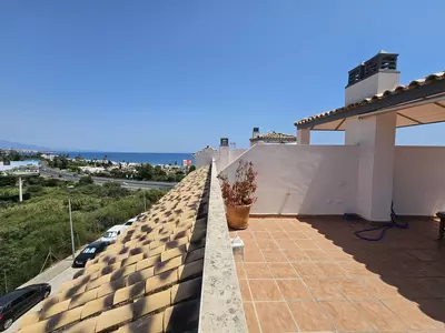 Top Floor Apartment in Estepona