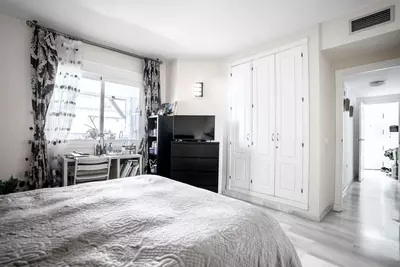 Middle Floor Apartment in Nueva Andalucía