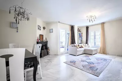 Middle Floor Apartment in Nueva Andalucía