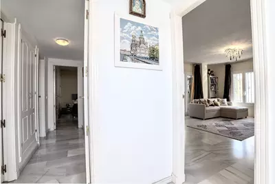 Middle Floor Apartment in Nueva Andalucía