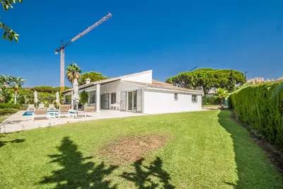Detached Villa in Elviria