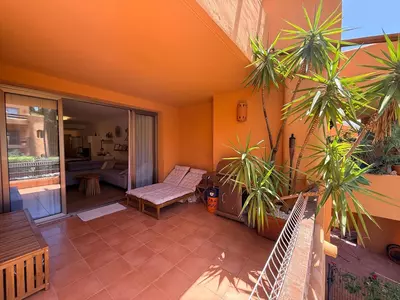 Middle Floor Apartment in Estepona