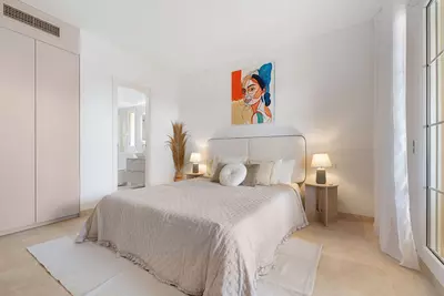 Middle Floor Apartment in Nueva Andalucía