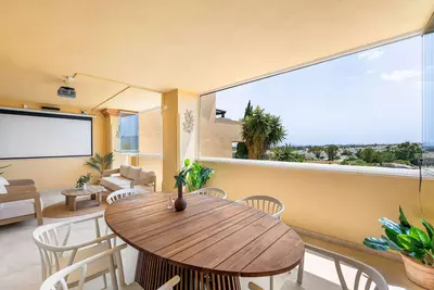 Middle Floor Apartment in Nueva Andalucía