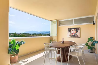Middle Floor Apartment in Nueva Andalucía