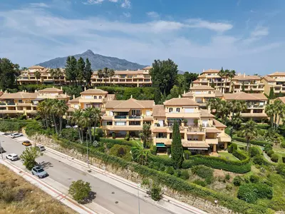Middle Floor Apartment in Nueva Andalucía