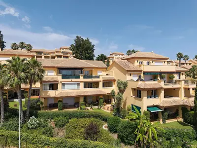 Middle Floor Apartment in Nueva Andalucía