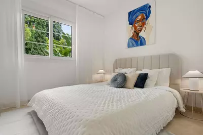 Middle Floor Apartment in Nueva Andalucía