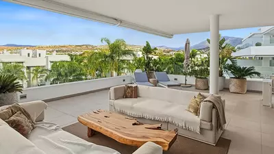 Middle Floor Apartment in Estepona